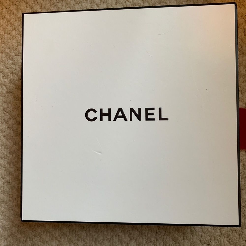 Empty Chanel Box. - Picture 2 of 3